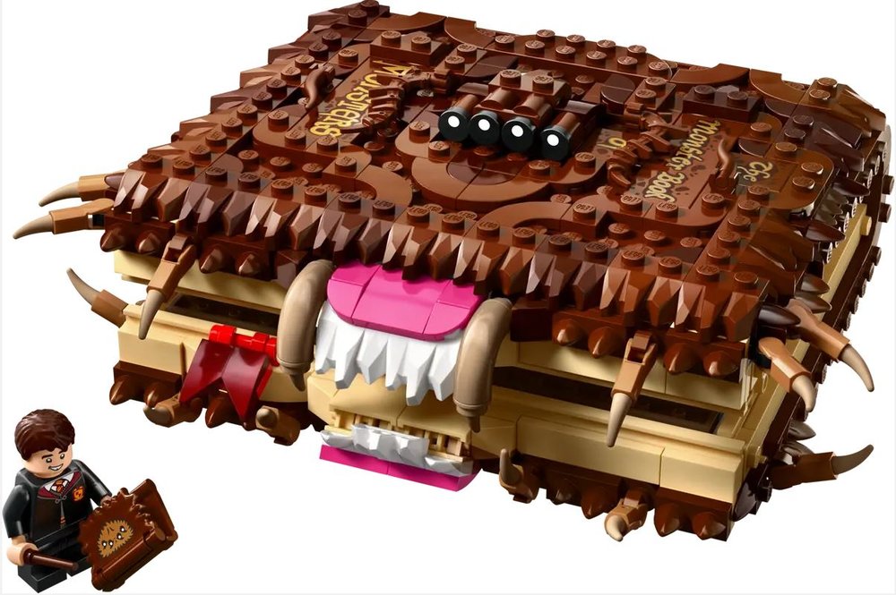 LEGO Harry Potter Monstruoso Libro de los Monstruos Mordedor 76449 1 LEGO Harry Potter Monstruoso Libro de los Monstruos Mordedor 76449