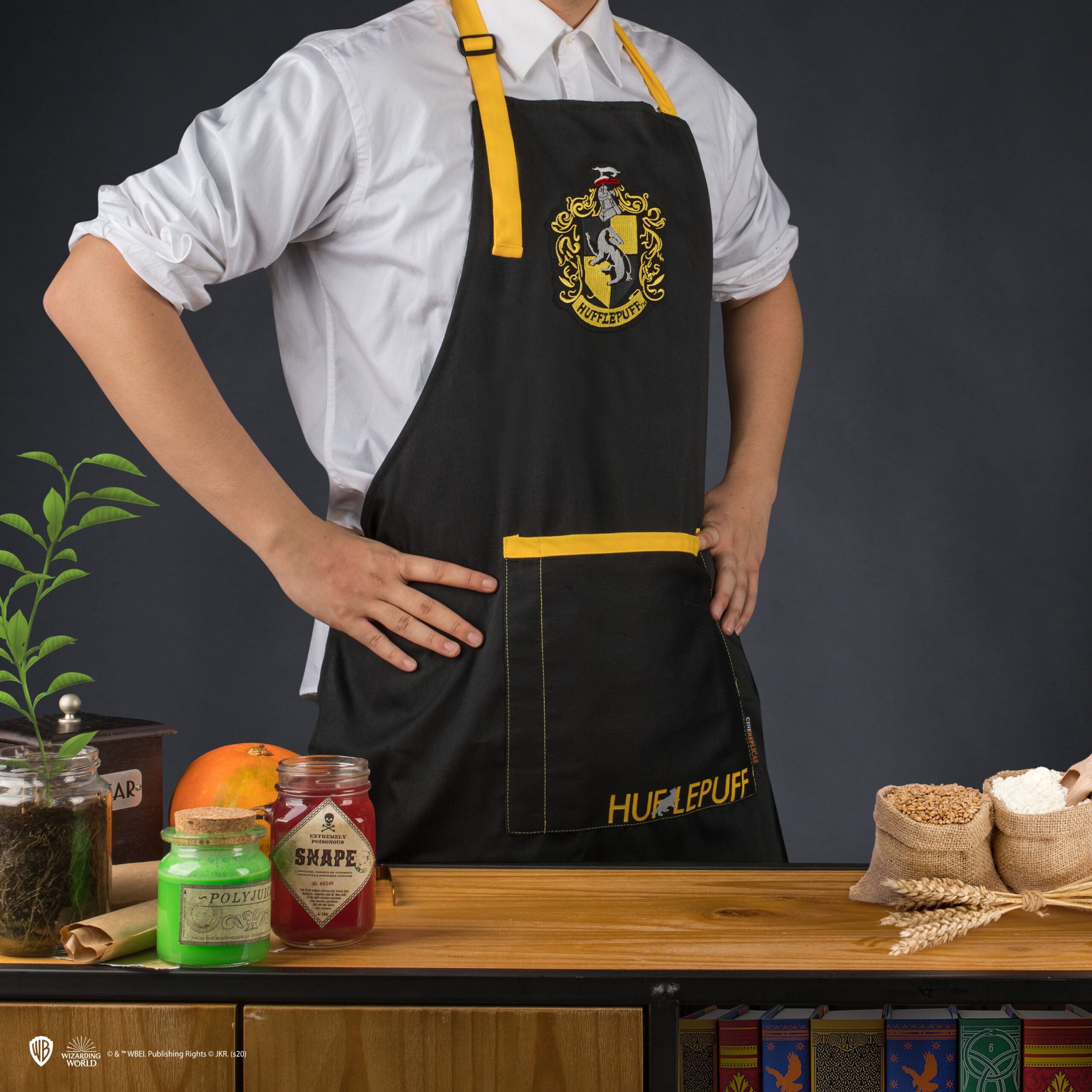 Delantal Hufflepuff 1 Delantal Hufflepuff